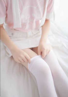 美女露出让男生揉的电影