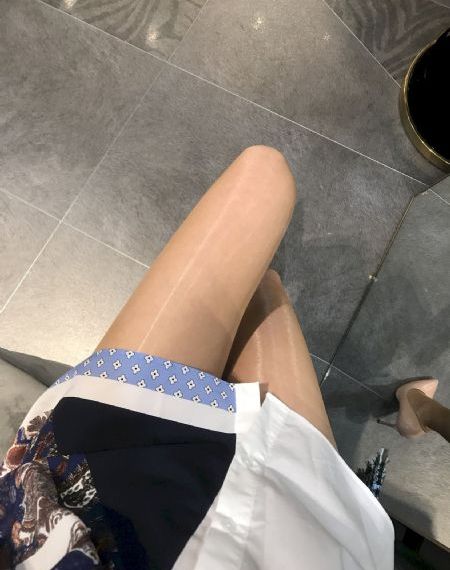 绿帽男带娇妻spa播放