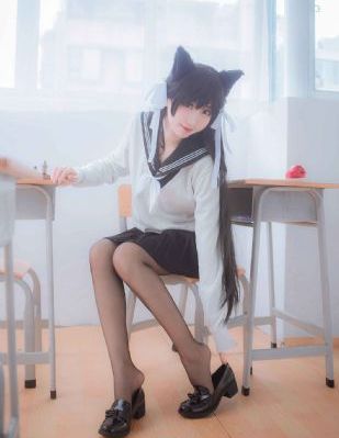 美剧《偷偷》免费观看