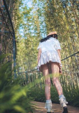 年轻漂亮岳每4伦理